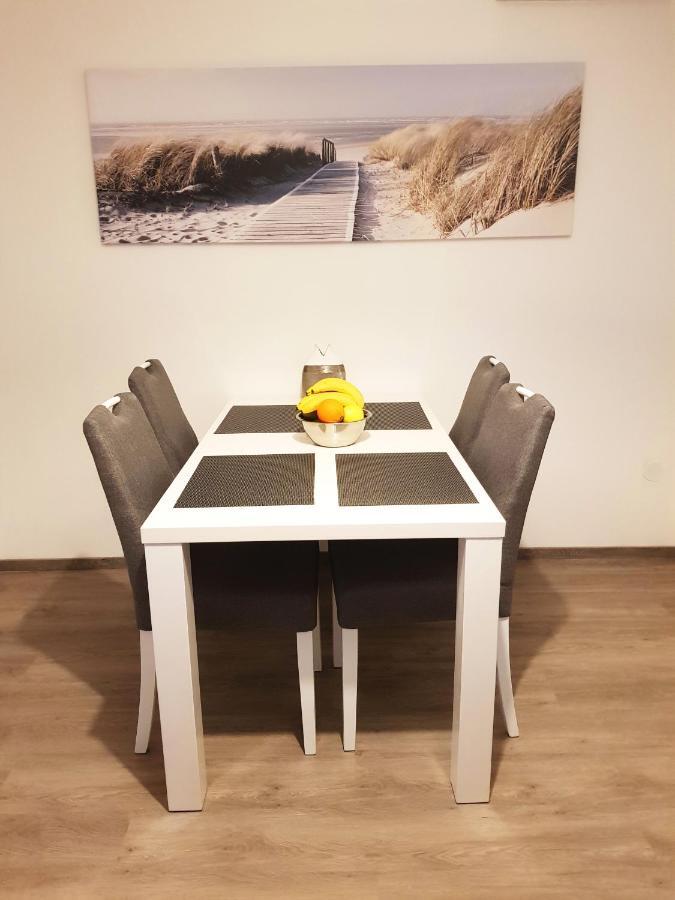 Appartement Apartman Monte Rizzi à Pula Extérieur photo